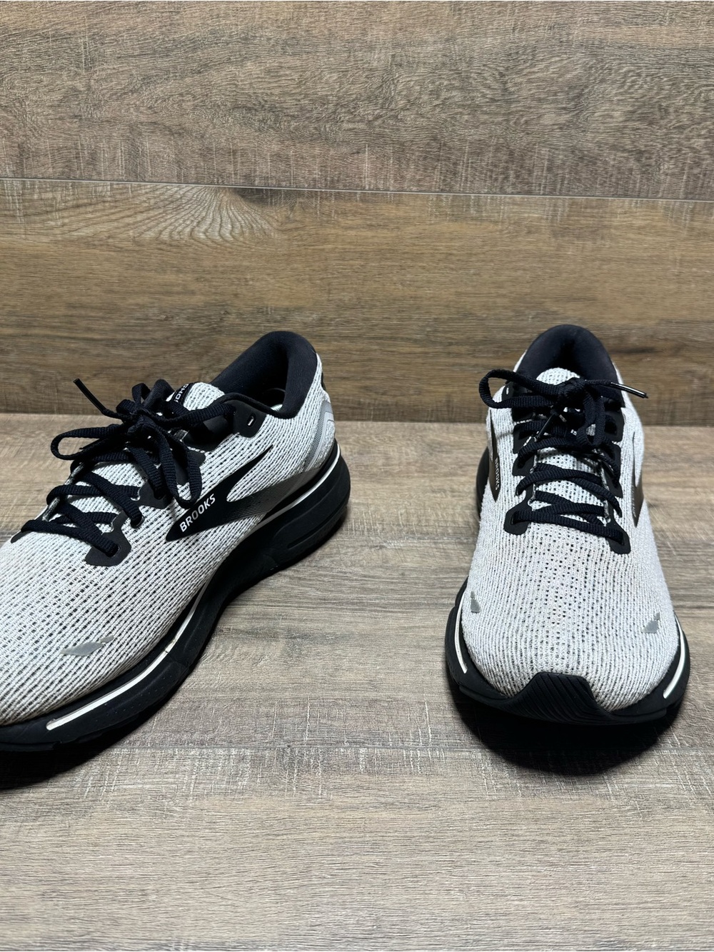 Brooks Men's Athletic Running Shoes - White and Black